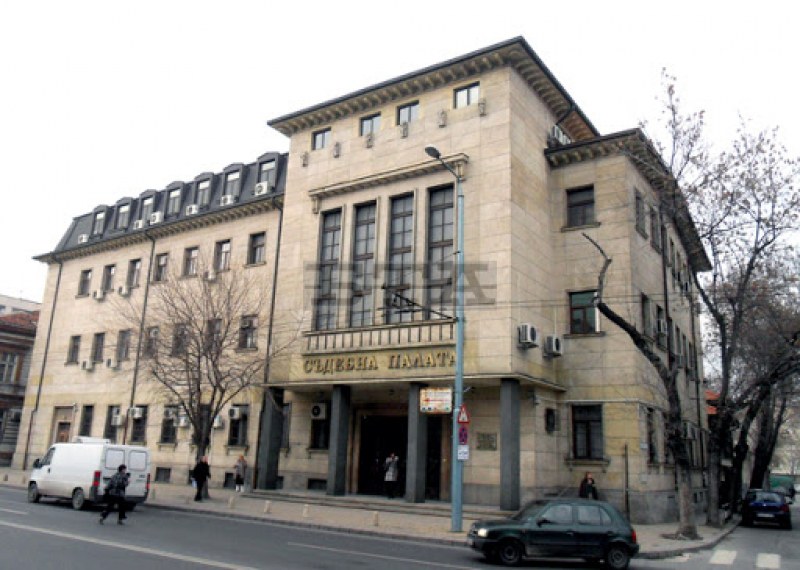 Съдът с четвърти опит за дело срещу транссексуалния Севдалин, ужилил пловдивски салон за красота