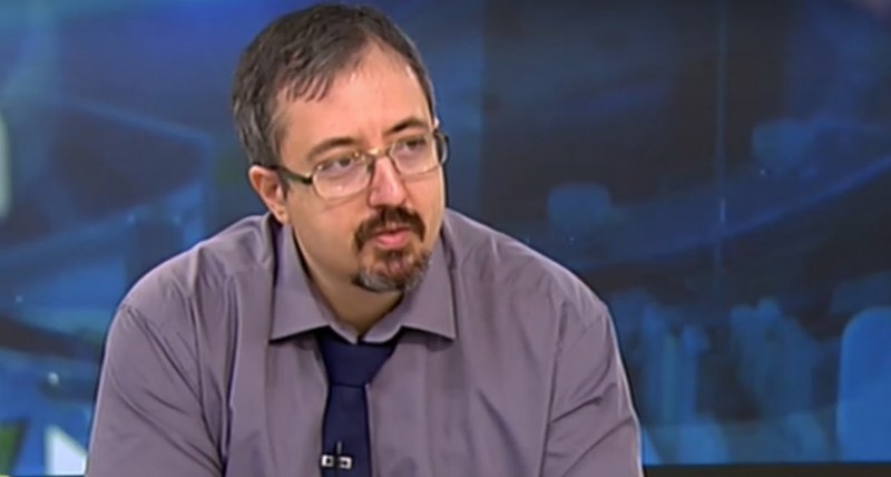 Математик: Ако се стегнем за месец и ваксинираме 1 милион до пролетта, ще имаме нормално лято