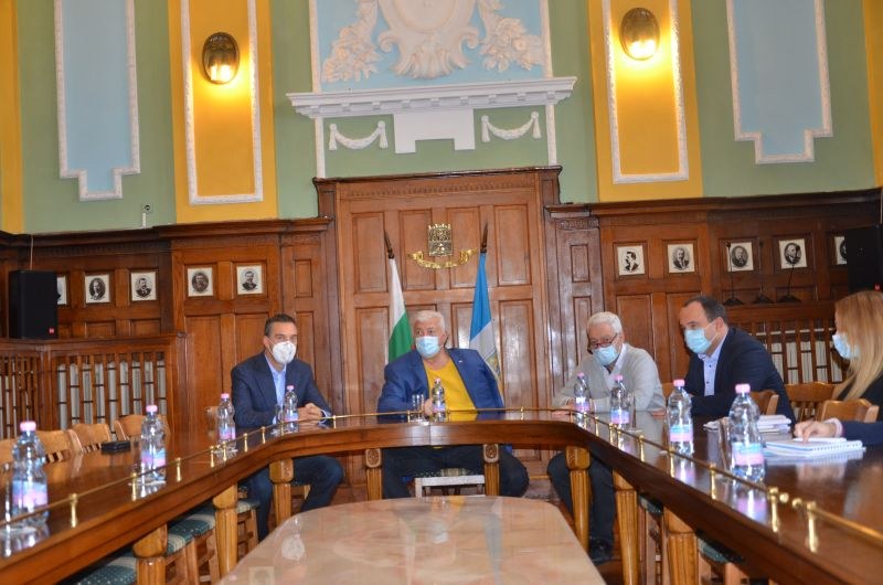 Зико посрещна кмета на Бургас, ще работят по общи проекти