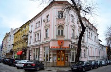 blagotvoritelna-izlozhba-magazin-882.jpeg