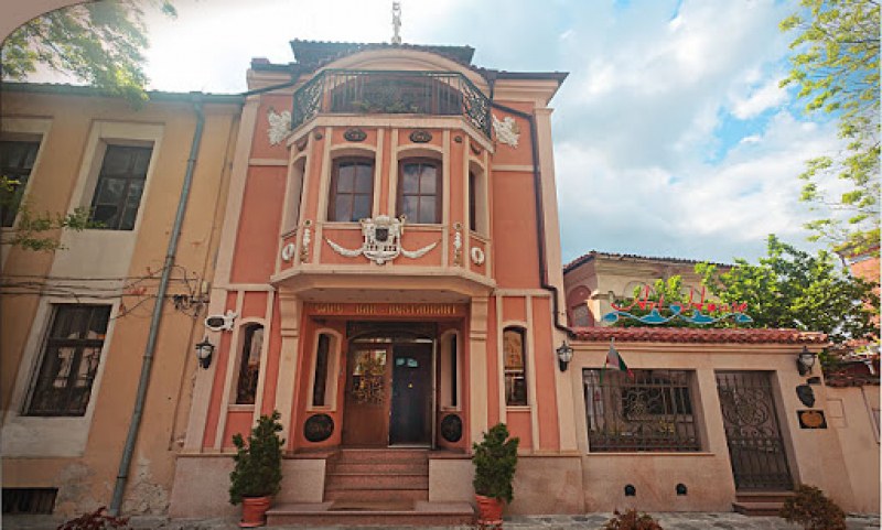 Разпродават емблематични възрожденски къщи в Стария град заради COVID кризата