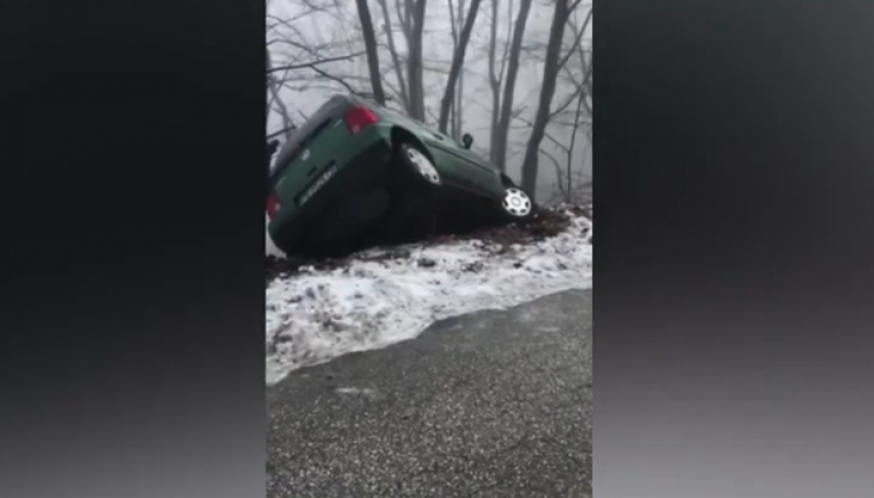 Кола катастрофира край Перущица, шофьорът го няма