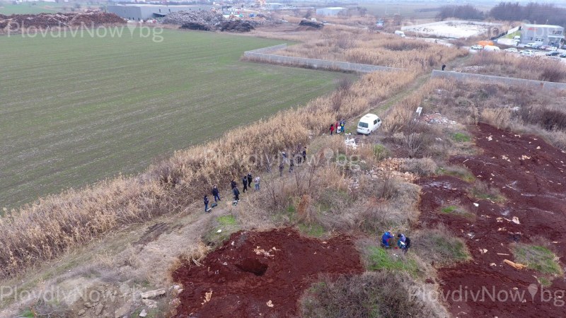 Токсични отпадъци търсят край Пловдив полицаи и екоинспектори