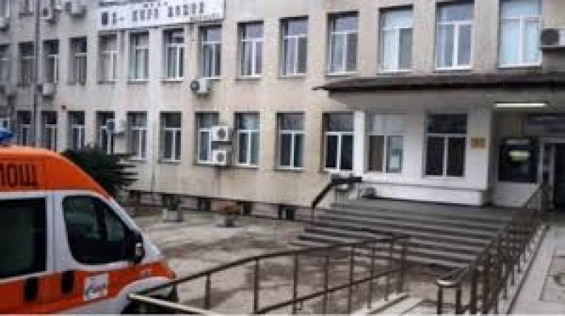 Медиците от болницата в Карлово ще се ваксинират след Нова година