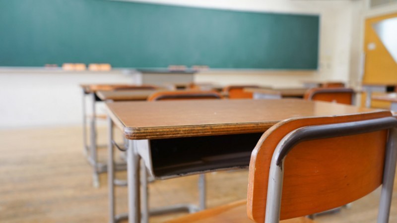 Учители за безопасно образование с позиция, не искат връщане в клас на 4 януари