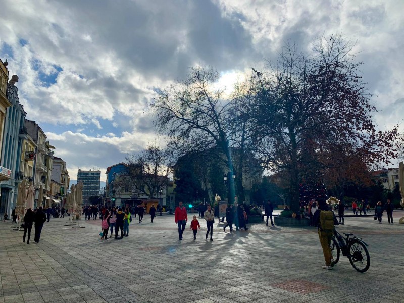Пловдивчани напълниха Главната, всички се надяват на по-позитивна 2021