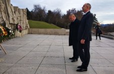 skandal-pri-poseshtenieto-prezidenta-884.jpg