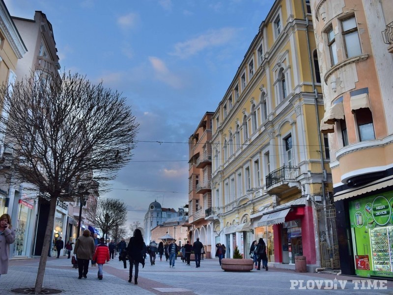 Студен четвъртък в Пловдив, температурите падат