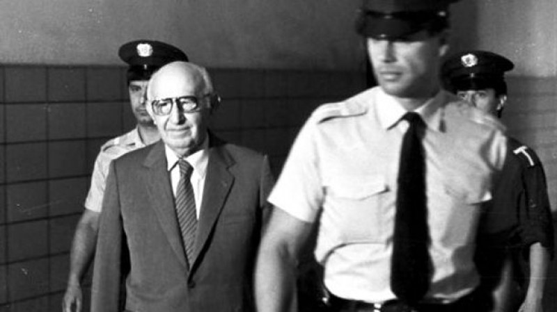 18 януари 1990: Тодор Живков е арестуван и обвинен в няколко престъпления