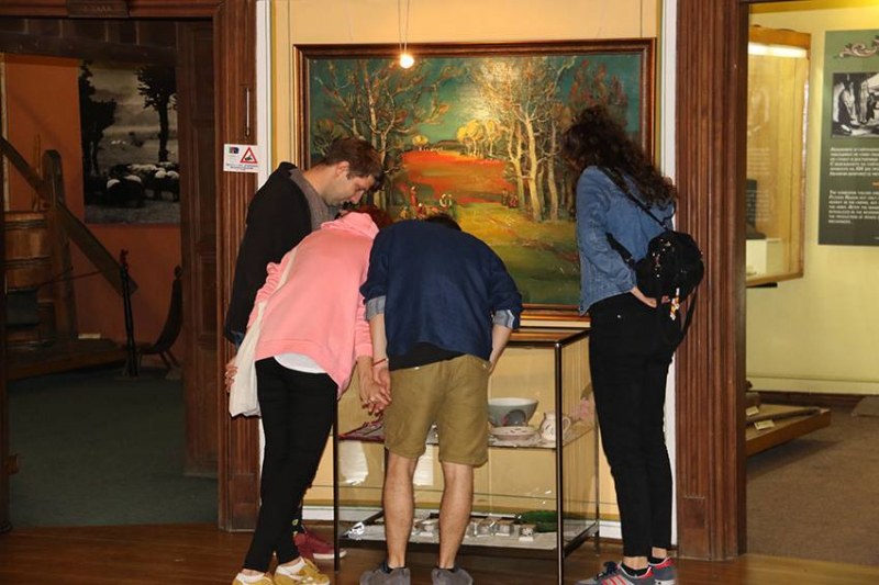 Етнографският музей показва 3 в 1 - Възрожденска изложба, ценни картини и луксозни каталози