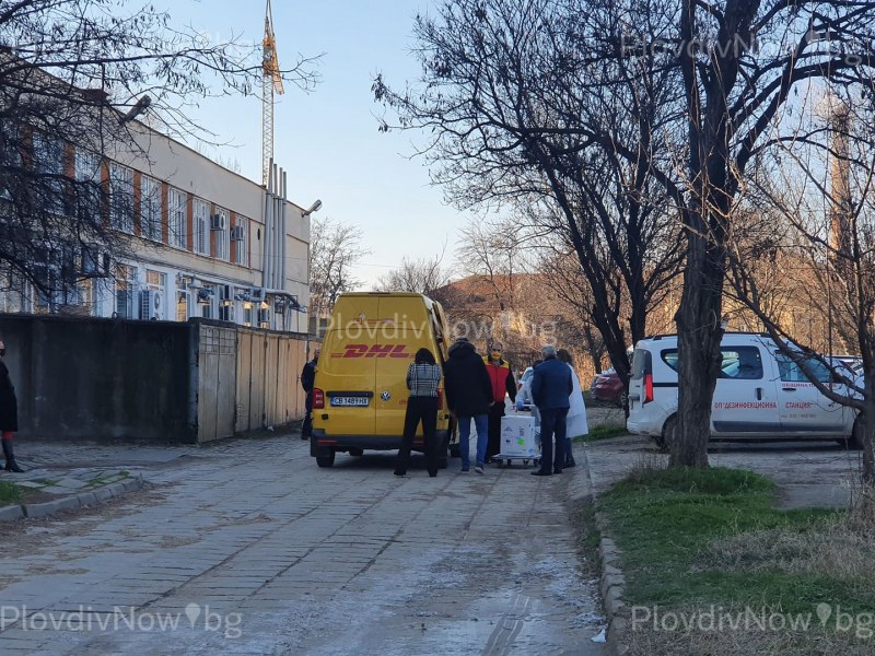 Третата партида ваксини срещу COVID-19 пристигнаха в Пловдив