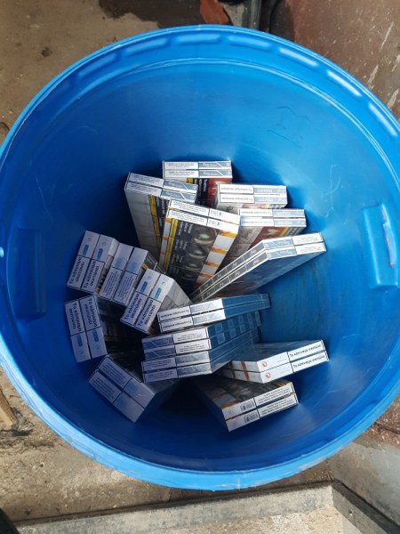 Закопчаха търговка в Столипиново, продавала незаконни цигари на “проверени“ клиенти