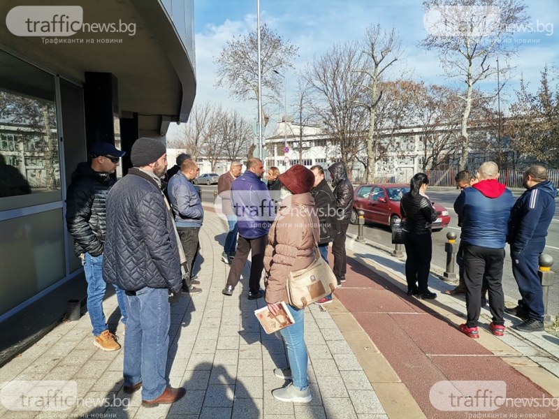 Недоволство сред тасиметровите шофьори в Пловдив, 400 от тях остават без работа