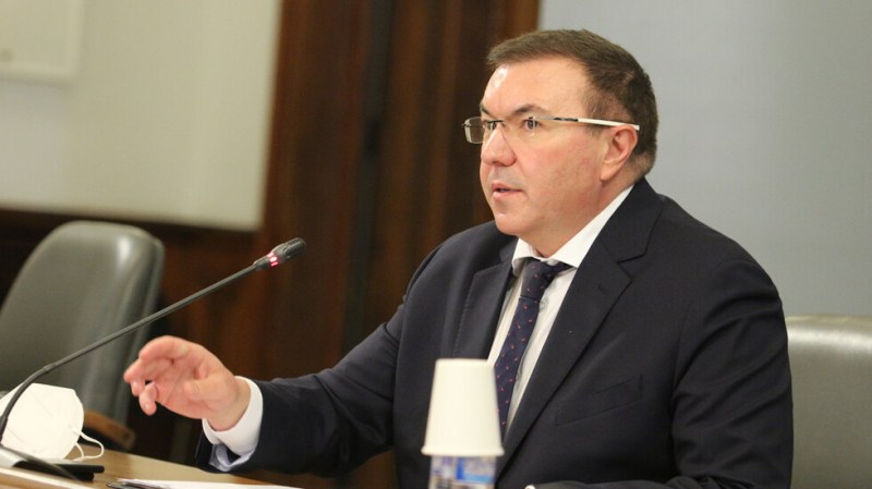 Здравният министър: 2 млн. българи ще бъдат ваксинирани през 2021