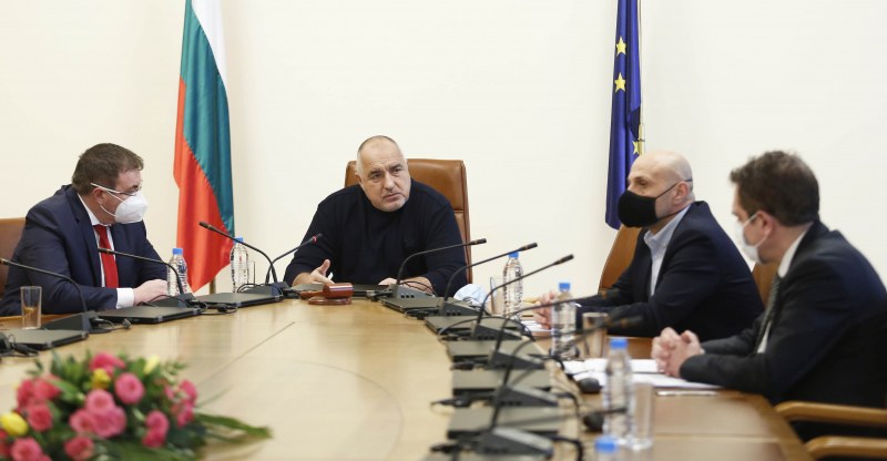 Епидемичната обстановка у нас до 30 април, два варианта за отваряне на заведенията
