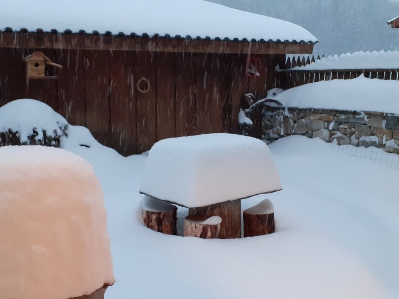 До 80 см сняг по високите места на община “Родопи“, обстановката е овладяна