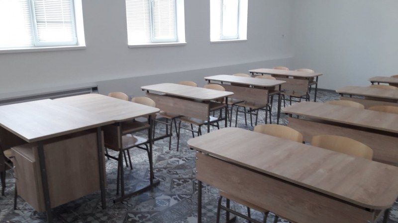 Гимназията в Клисура посреща учениците присъствено в нови класни стаи