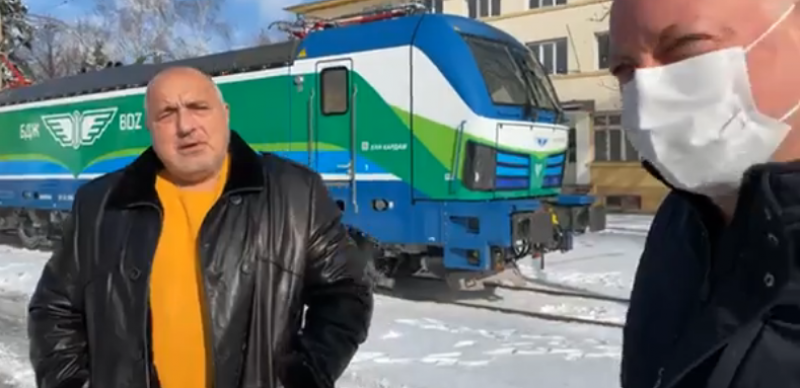 Бойко Борисов се повози на локомотив от ново поколение и в пъти по-мощен