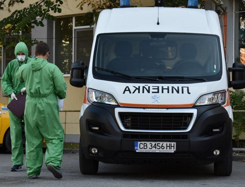 Три нови жертви на ковид в Пловдивско, заразени детски учители в Раковски и Асеновградско