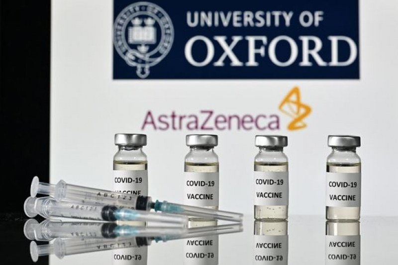 Обмислят първите 28 800 ваксини на Oxford University/AstraZeneca да бъдат използвани само като първа доза