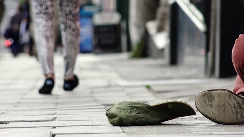 Полицията тръгна да глобява просяци и жонгльори по пловдивските улици