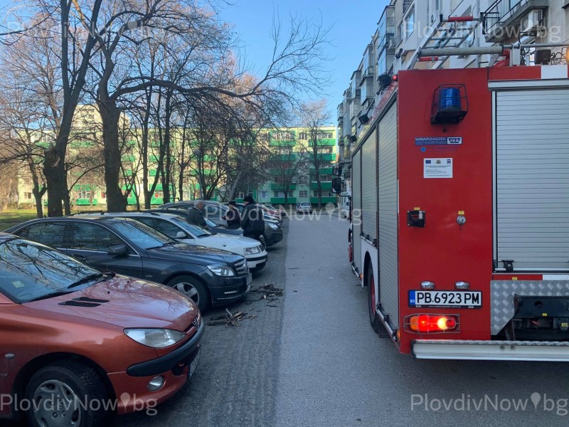 От Общината и Пожарната: Избягвайте движение под дървета, високи сгради и строителни обекти.