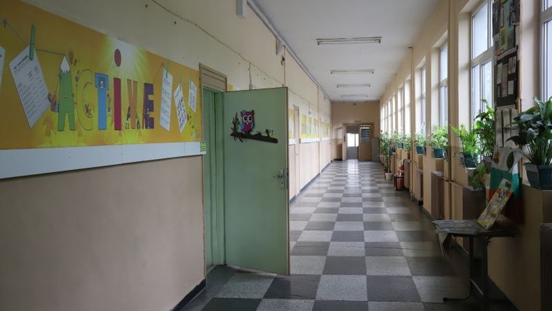 111 училища в Пловдивско възстановяват изцяло присъствените занятия