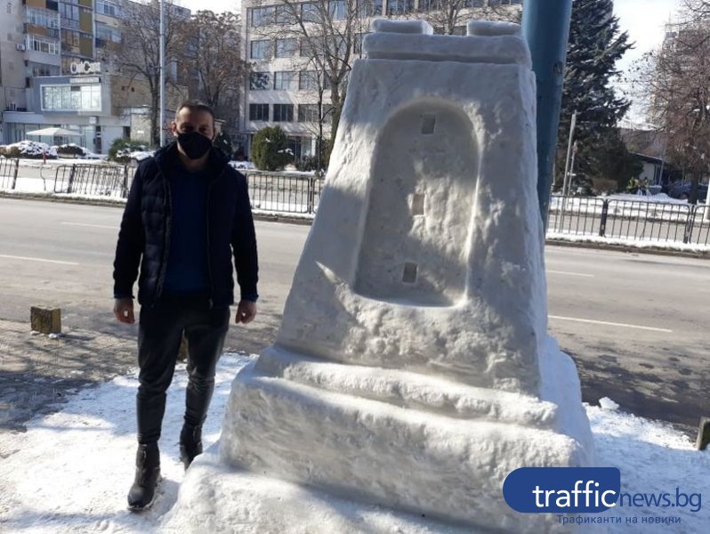 Иван от Пловдив извайва впечатляващи скулптури от сняг