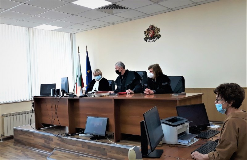 Окончателно: Мъжът и жената, хванати с хероин за 30 бона край Пловдив, остават в ареста