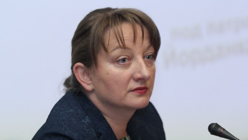Сачева: Дали ще отворят ресторантите от първи март ще се реши през следващата седмица