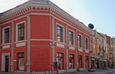 vsiako-utro-e-razlichno-mlada-160.jpg