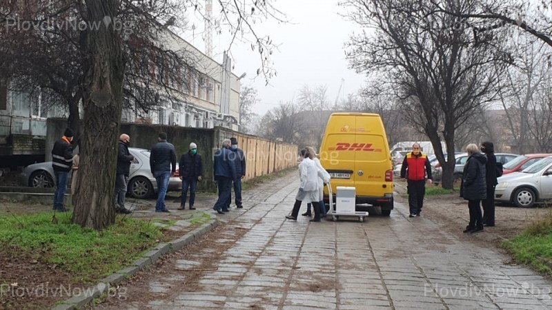 Спират временно зелените коридори до решаване на проблема с количествата ваксини