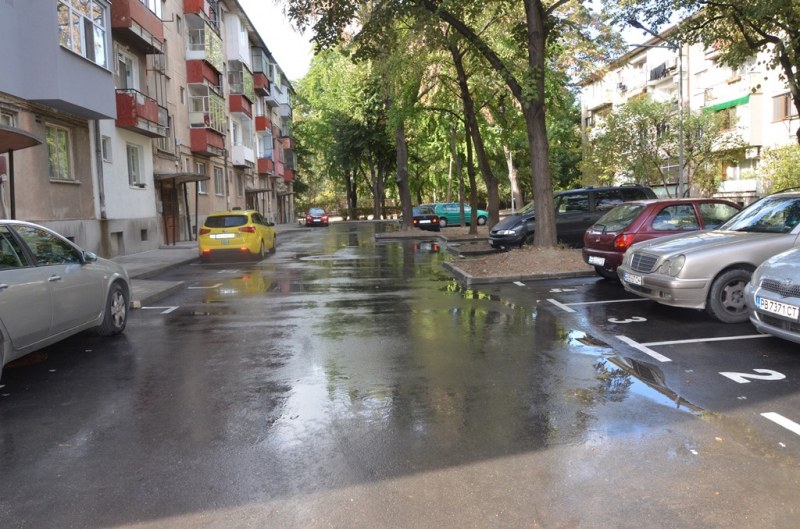 Проблемът с паркирането в Пловдив става все по-голям, местата за паркиране ще се дават след търг