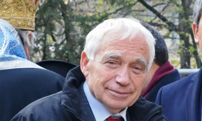 Да си спомним за д-р Желю Желев - първия президент на България, роден на днешния ден