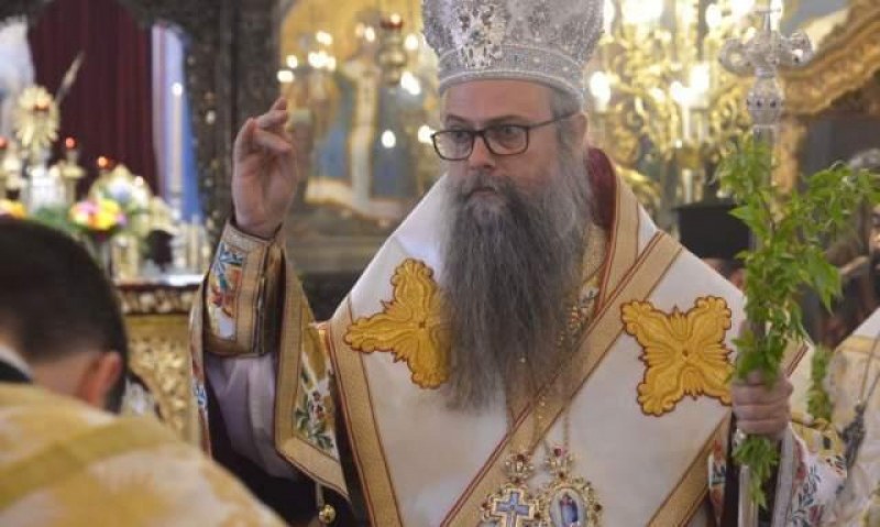 Пловдивският митрополит Николай е в болница, опериран е