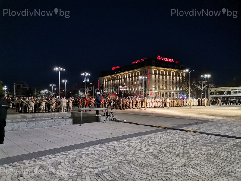Започна тържествената заря-проверка в Пловдив