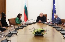 pravitelstvoto-podpomaga-ednokratno-po-500.jpg