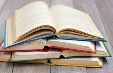 „Книга дари – знание подари“ - кампания събира книги за децата в карловското Горни Домлян kniga-dariznanie-podari-kampaniia-713.jpg