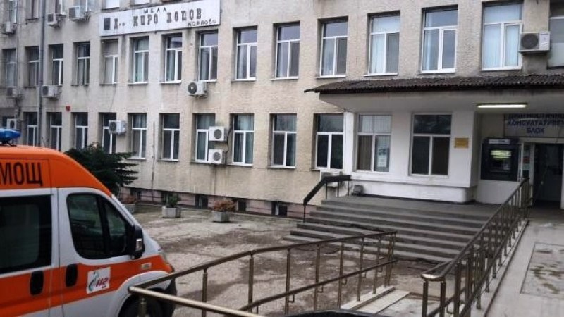 65 пациенти с ковид в карловската болница само за месец март