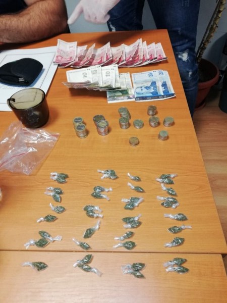 Арести в Столипиново! Закопчаха наркодилъри и техни клиенти