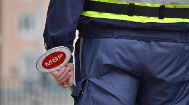 Шофьори отиват на съд в Пловдив, подхвърлили подкупи на полицаи