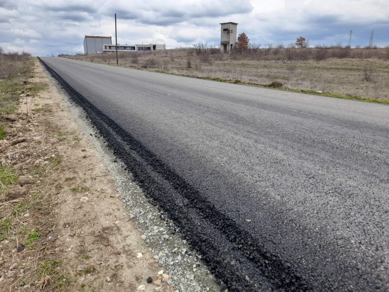 Напредва ремонтът на пътя Брезово-Раковски, какво предстои още?