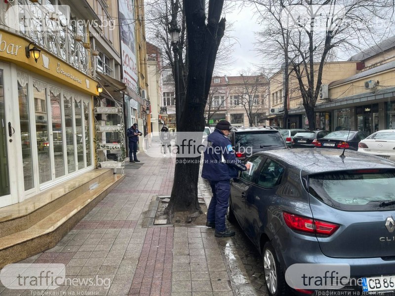 Масова хайка в кв. „Капана“: Налепиха с “честитки“ неправилно паркирали шофьори