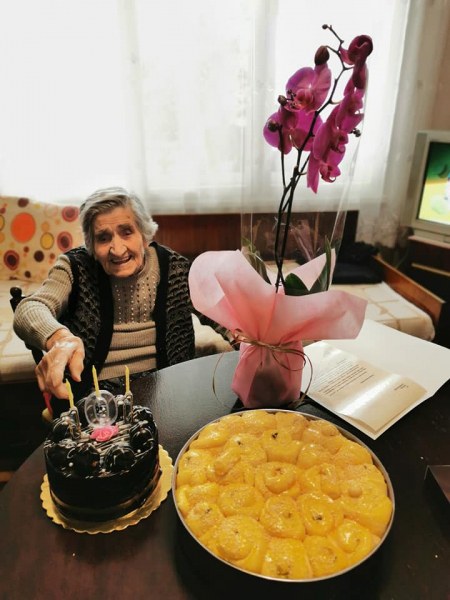 Баба Мария от Сопот стана на 101, жива и здрава да е!