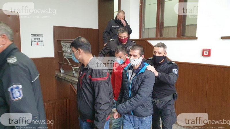 Нападателите на баба Атанаска от Белозем отново пред съда, делото е към края си
