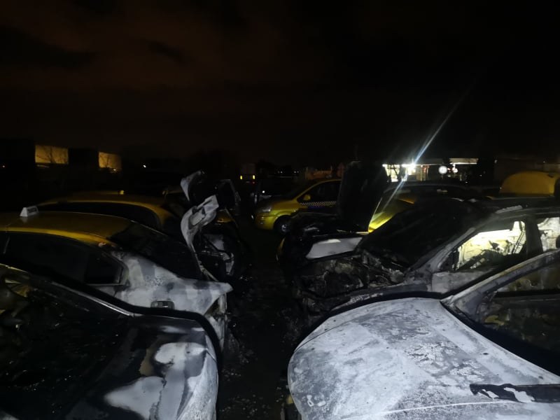 Осем таксита пламнаха в Ягодово, собственост са на асеновградчанин