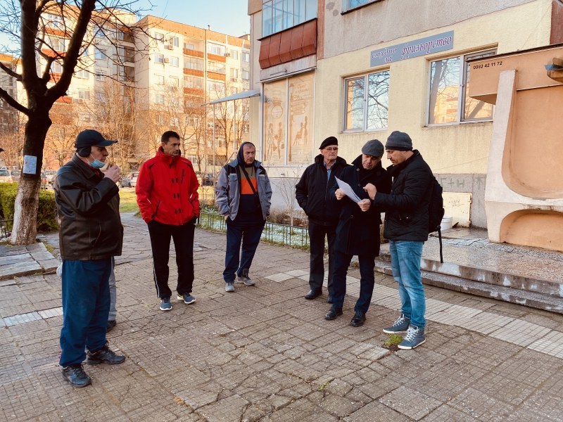 Кметът на “Тракия“ обсъди с граждани предстоящия ремонт в квартала