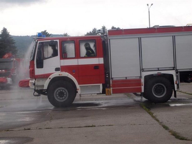 Гараж се запали в центъра на Пловдив, мъж е в болница