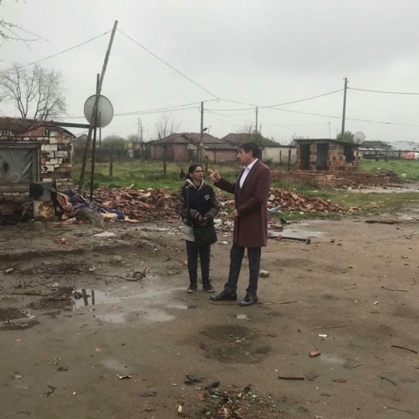 Събарят незаконни ромски постройки в квартал в Стамболийски, кметът издаде заповед