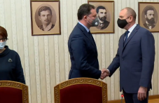 daniev-mitov-poluchi-prezidenta-674.png